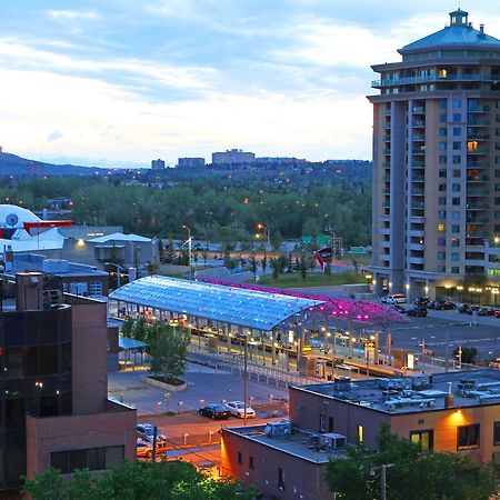 Holiday Inn Express And Suites Calgary By Ihg Екстер'єр фото