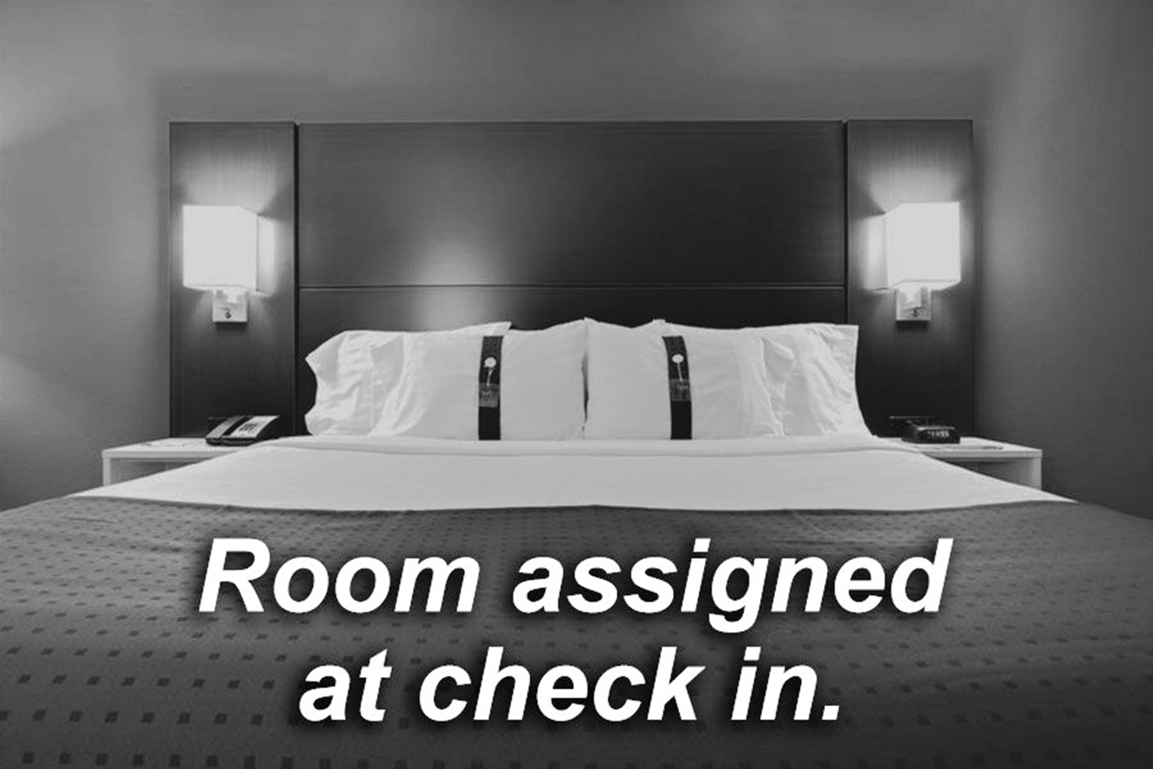 Holiday Inn Express And Suites Calgary By Ihg Екстер'єр фото