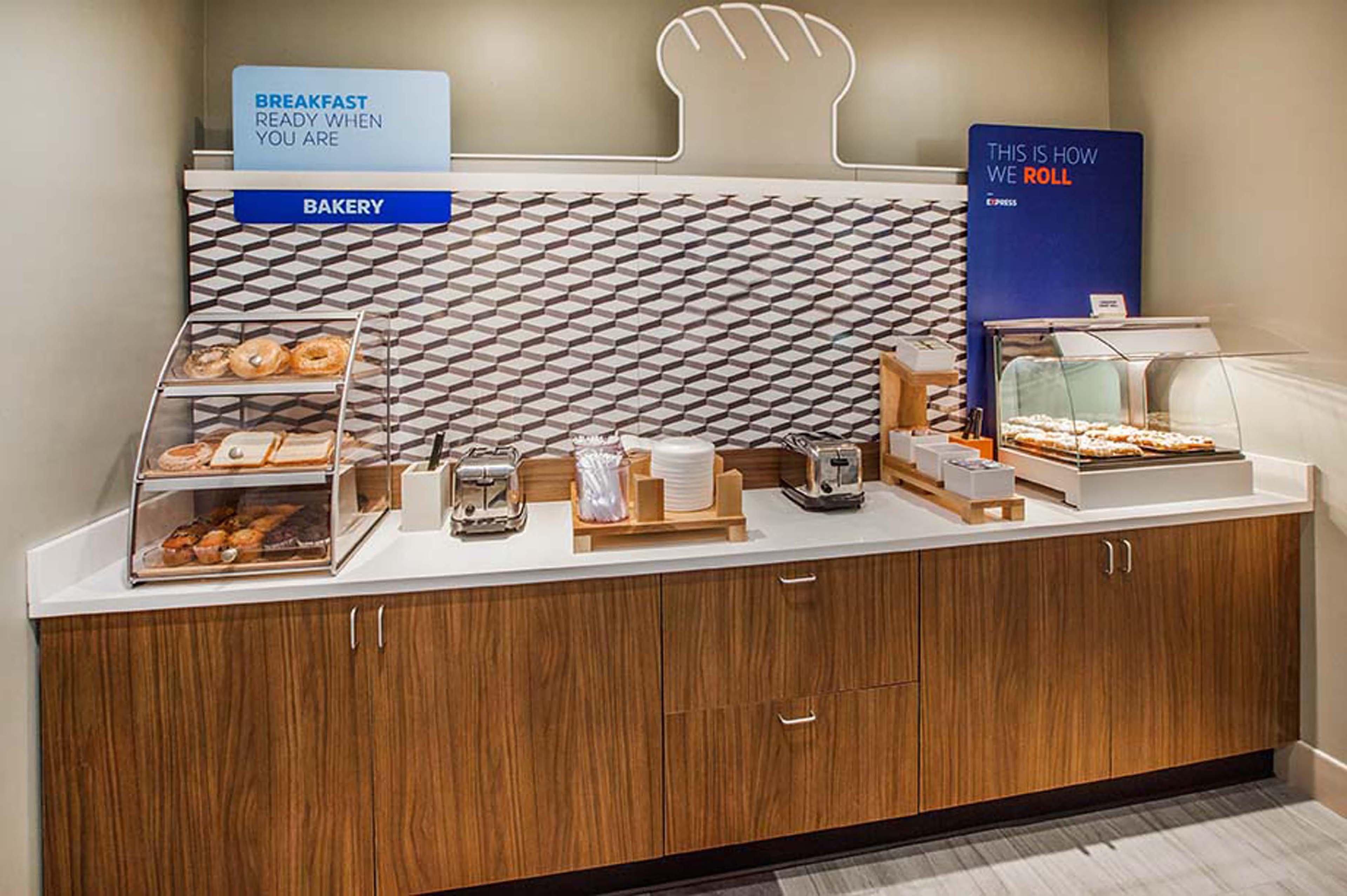 Holiday Inn Express And Suites Calgary By Ihg Екстер'єр фото