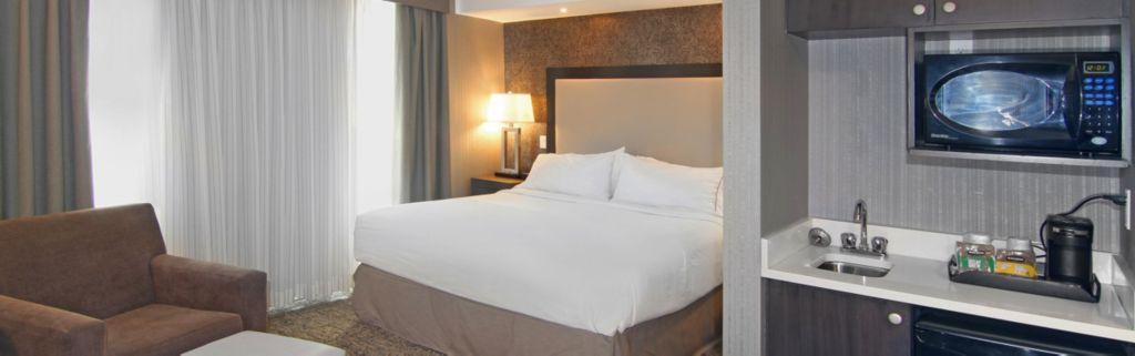 Holiday Inn Express And Suites Calgary By Ihg Екстер'єр фото