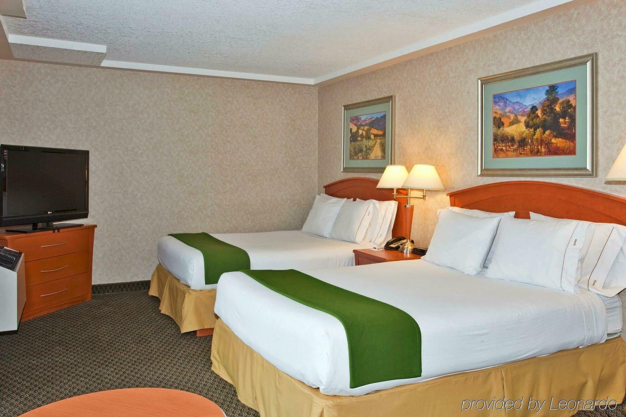 Holiday Inn Express And Suites Calgary By Ihg Екстер'єр фото