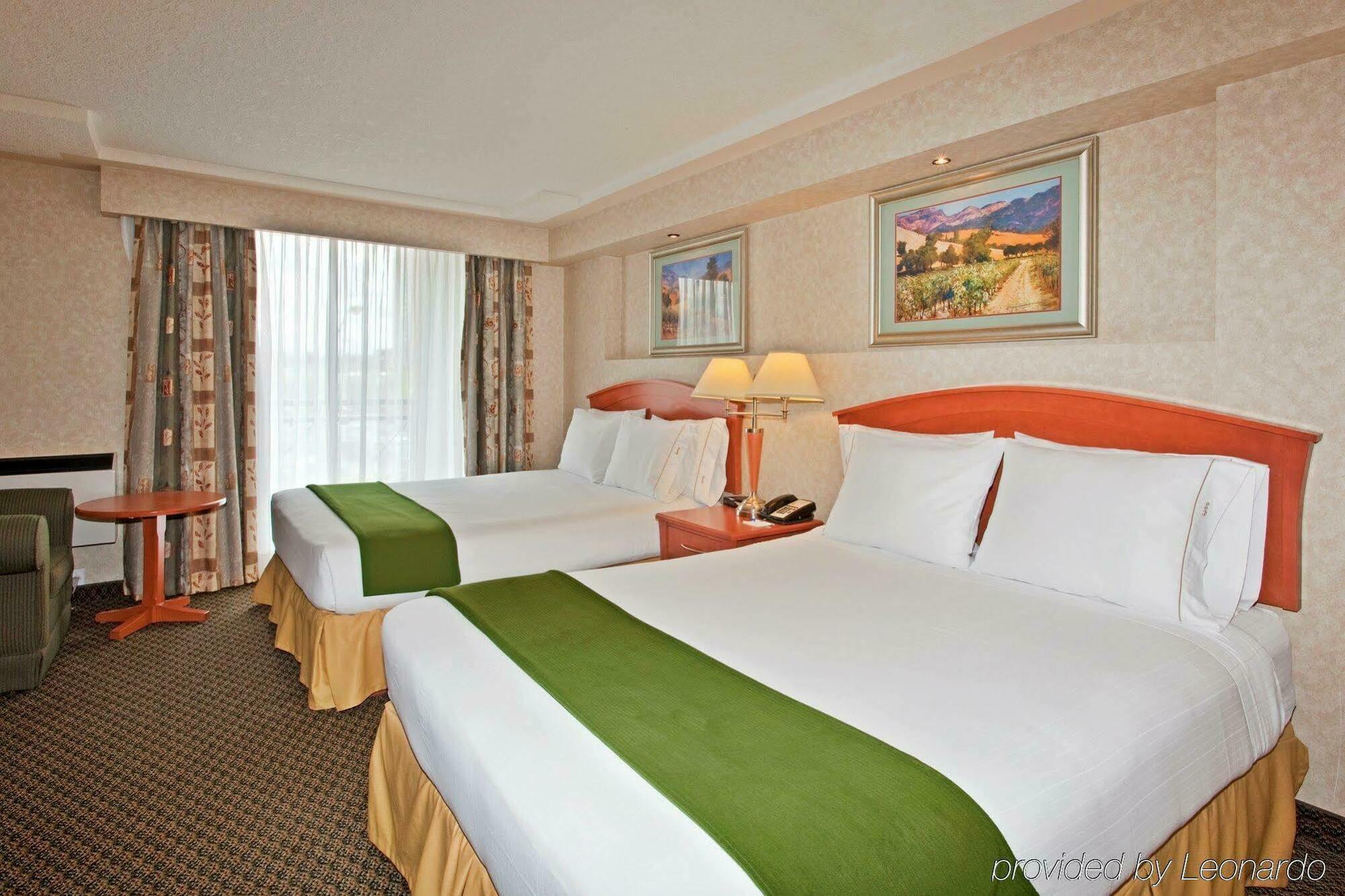 Holiday Inn Express And Suites Calgary By Ihg Екстер'єр фото